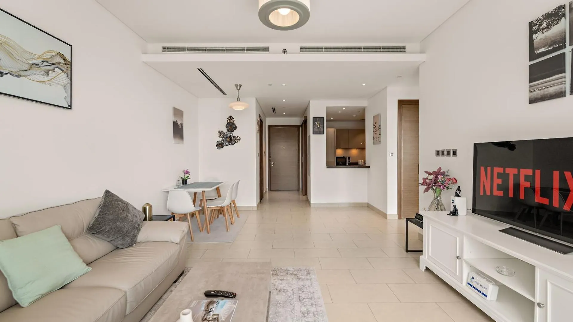 Apartment Chic 1Br Apt With Pool, Gym And Playground Dubai